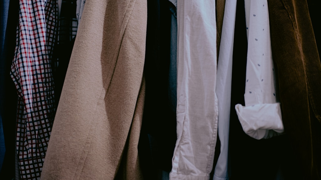 Od elegancji do luzu: jak zbudować garderobę na każdą okazję?